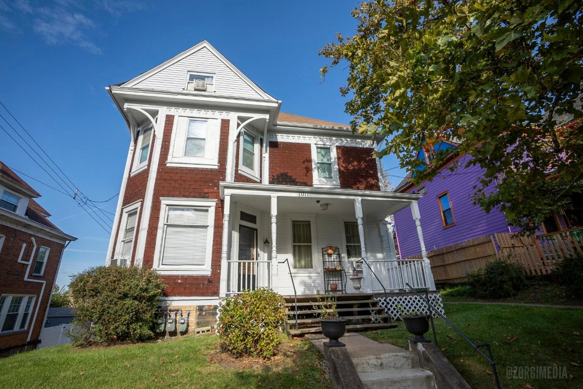 Parkside Paradise Elegant Victorian Just Steps From The Park Homestead