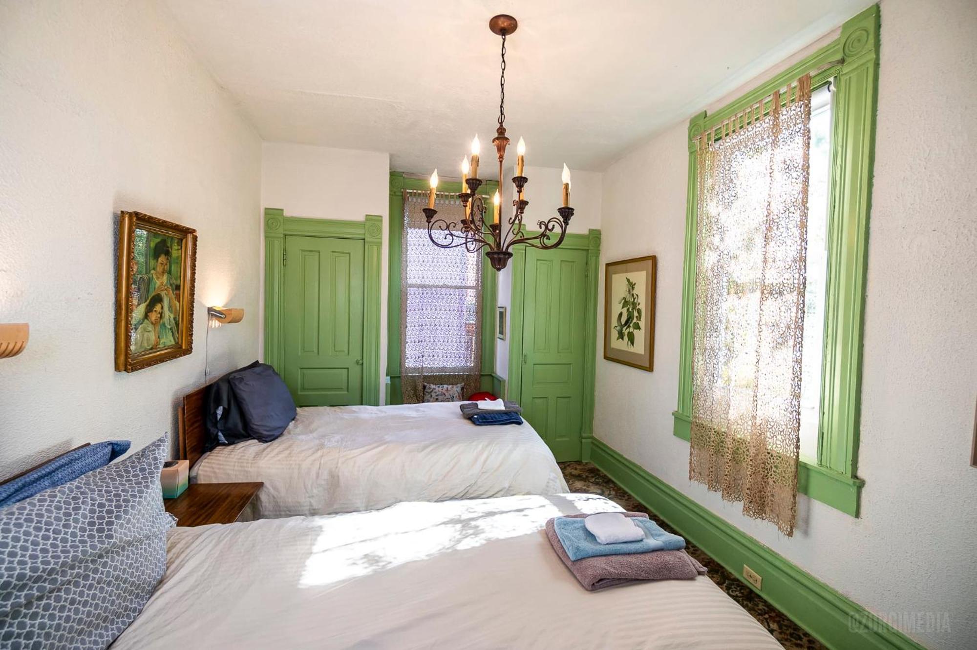 Parkside Paradise Elegant Victorian Just Steps From The Park Apartamento