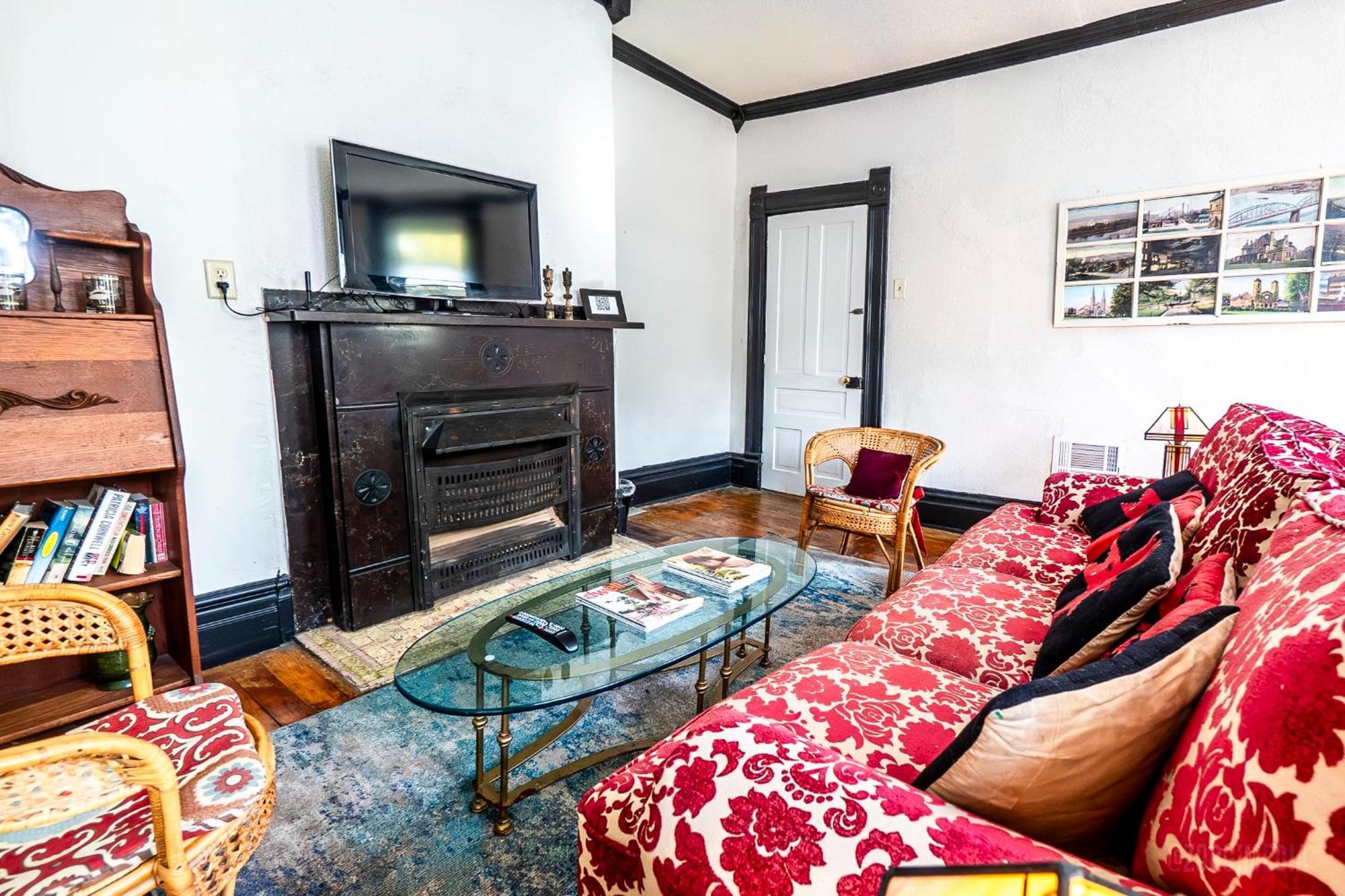 Parkside Paradise Elegant Victorian Just Steps From The Park *