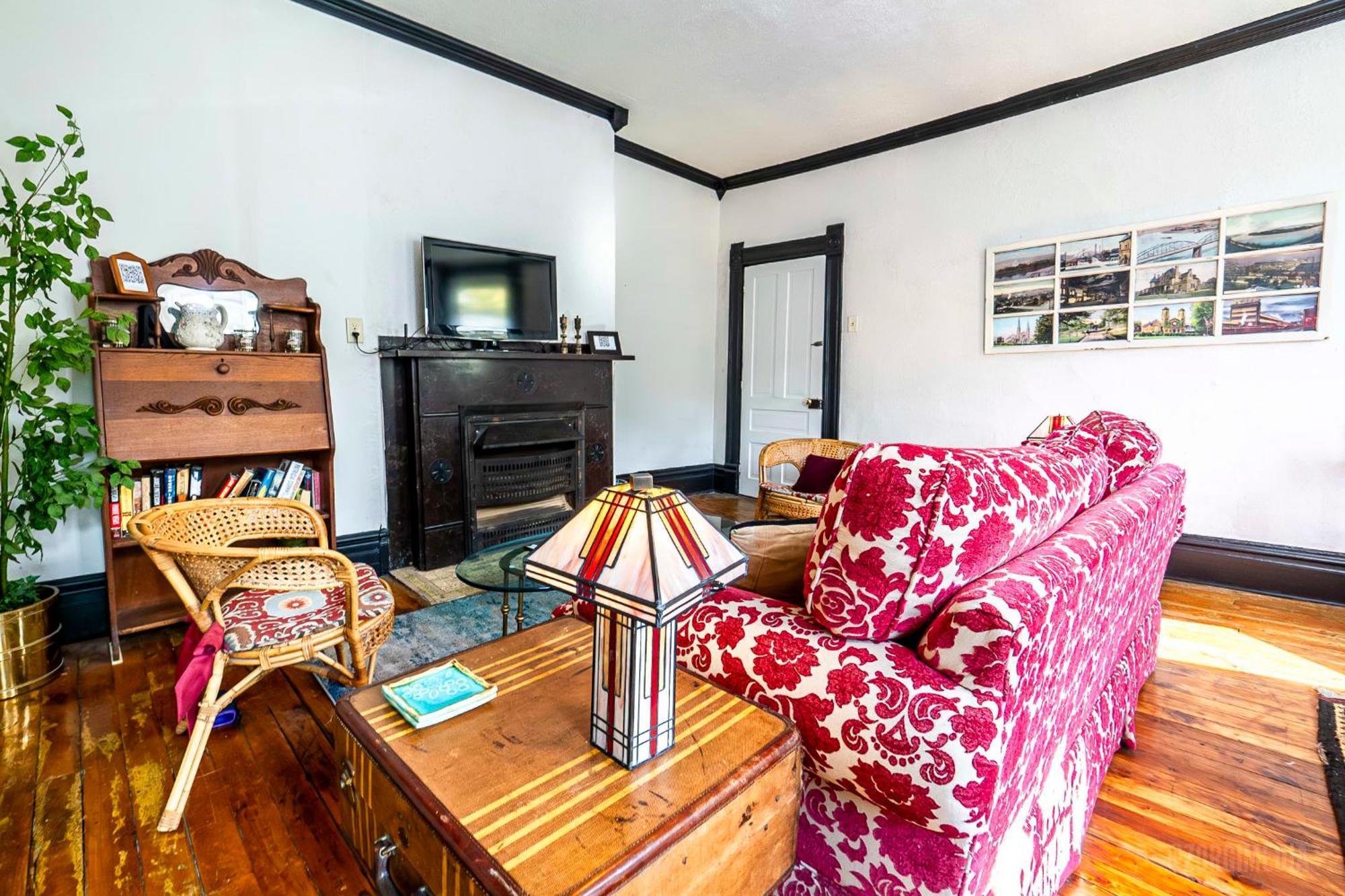 Parkside Paradise Elegant Victorian Just Steps From The Park * Homestead